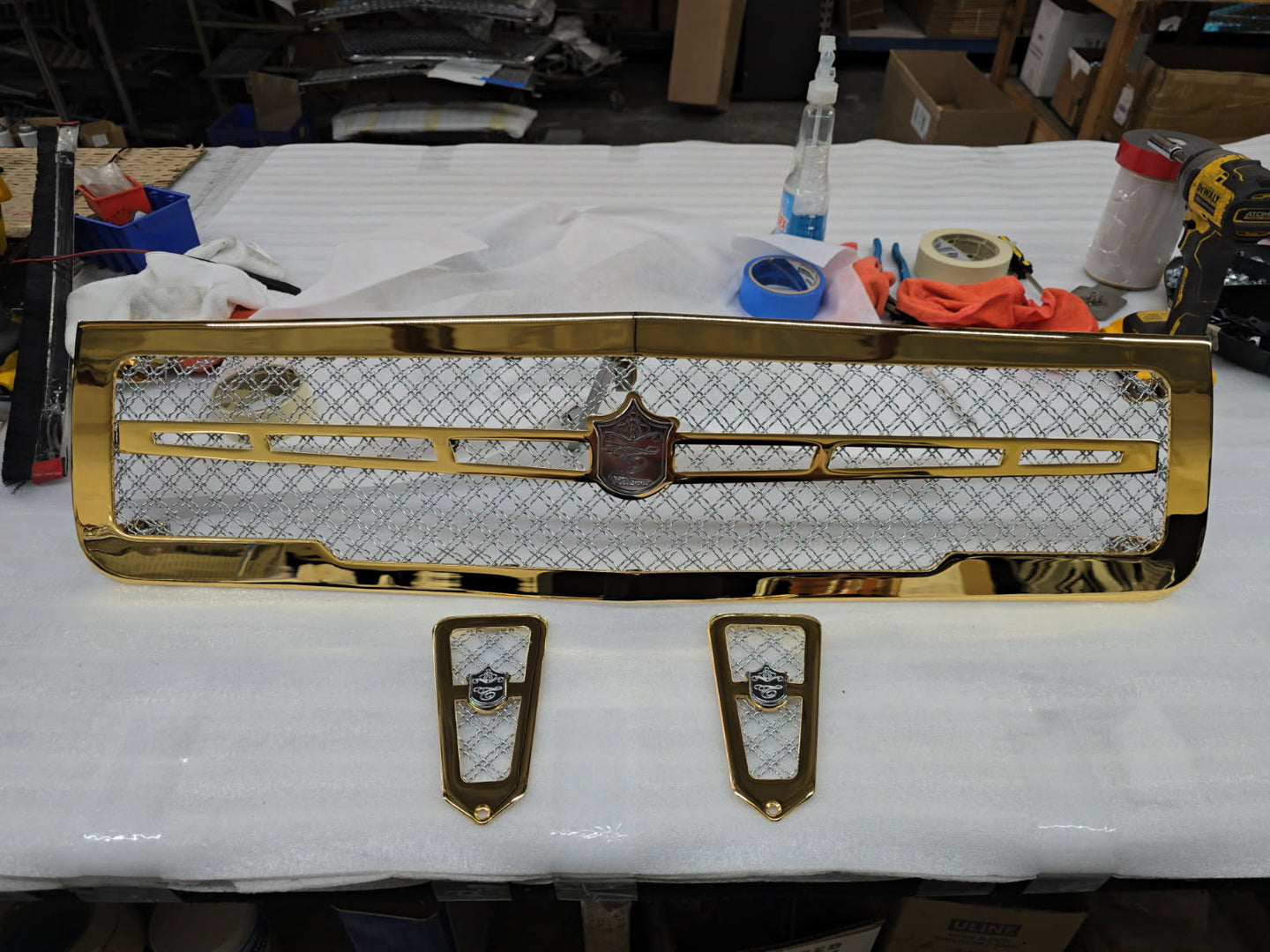 1986-1990 Chevy Caprice Gold Frame Wings Chrome Grill Dual Weave Mesh Tiarra Grill with Door Jambs